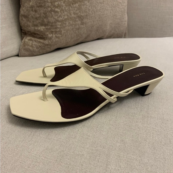 The Row Graphic Thong Kitten Heel in Leather Sandals Size 40 - Picture 7 of 15